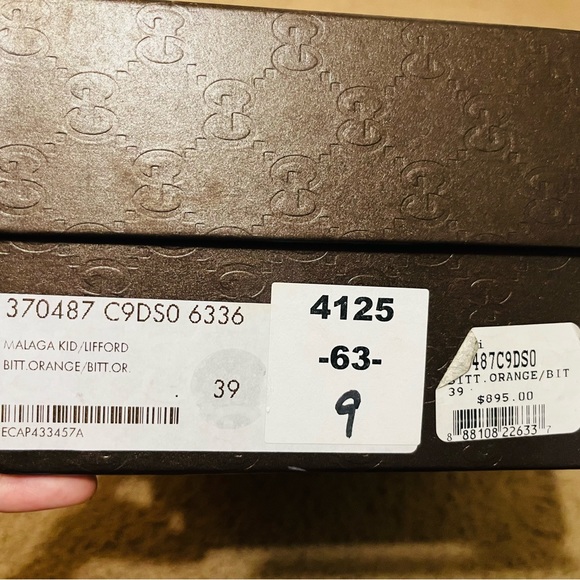 Gucci Kristen Bamboo Heel Pointed Toe Pumps in Nude Patent Leather Flesh - Picture 11 of 13